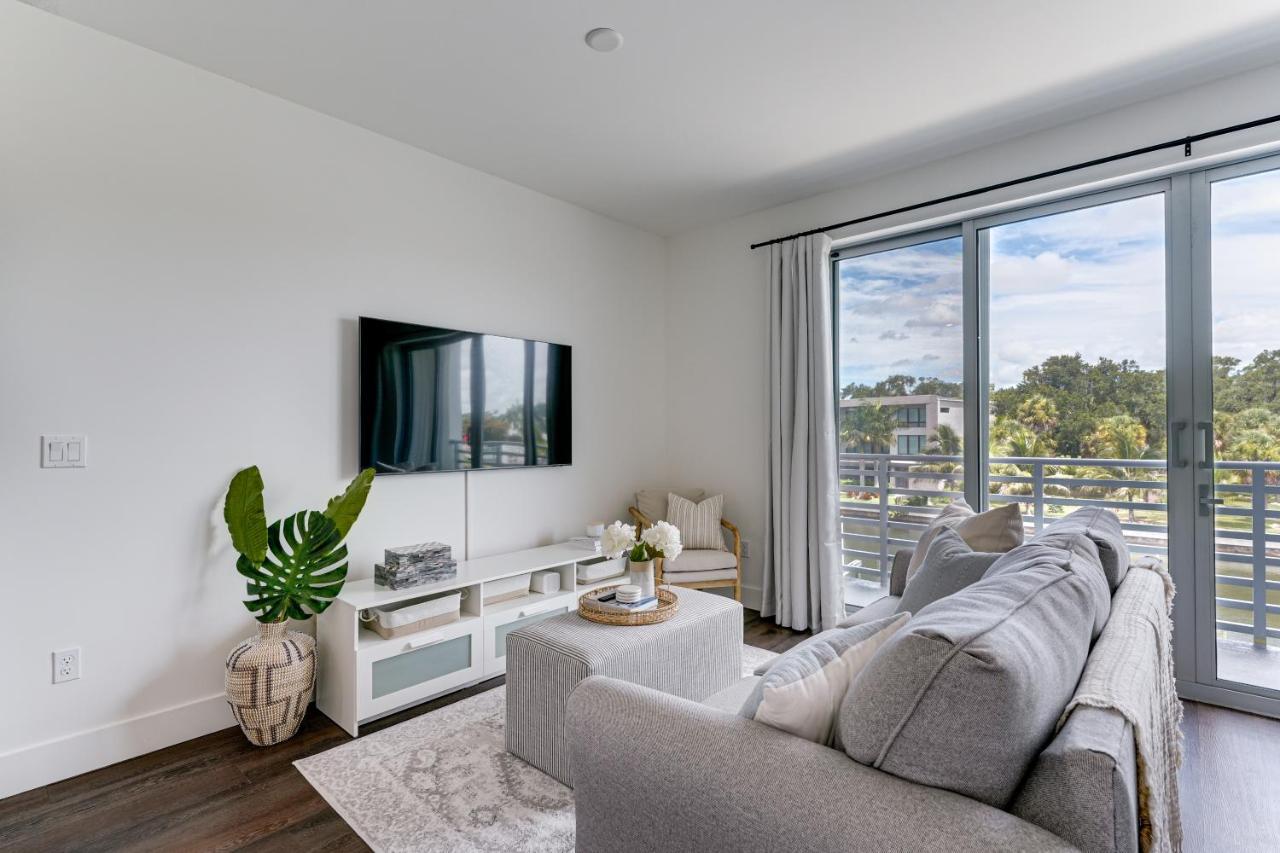 All-New, Waterfront Condo In Downtown Sarasota! Exterior photo