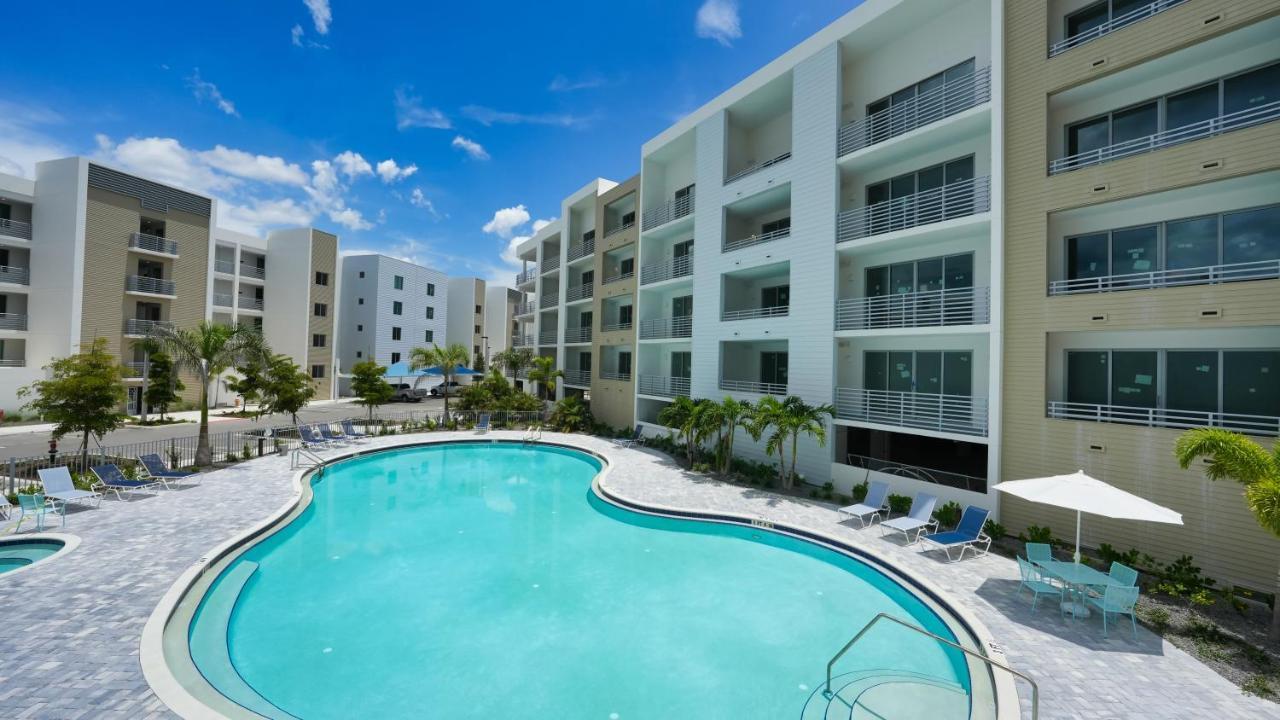 All-New, Waterfront Condo In Downtown Sarasota! Exterior photo